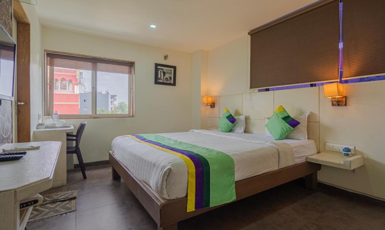 Hotel Casa, Vadodara Eksteriør bilde