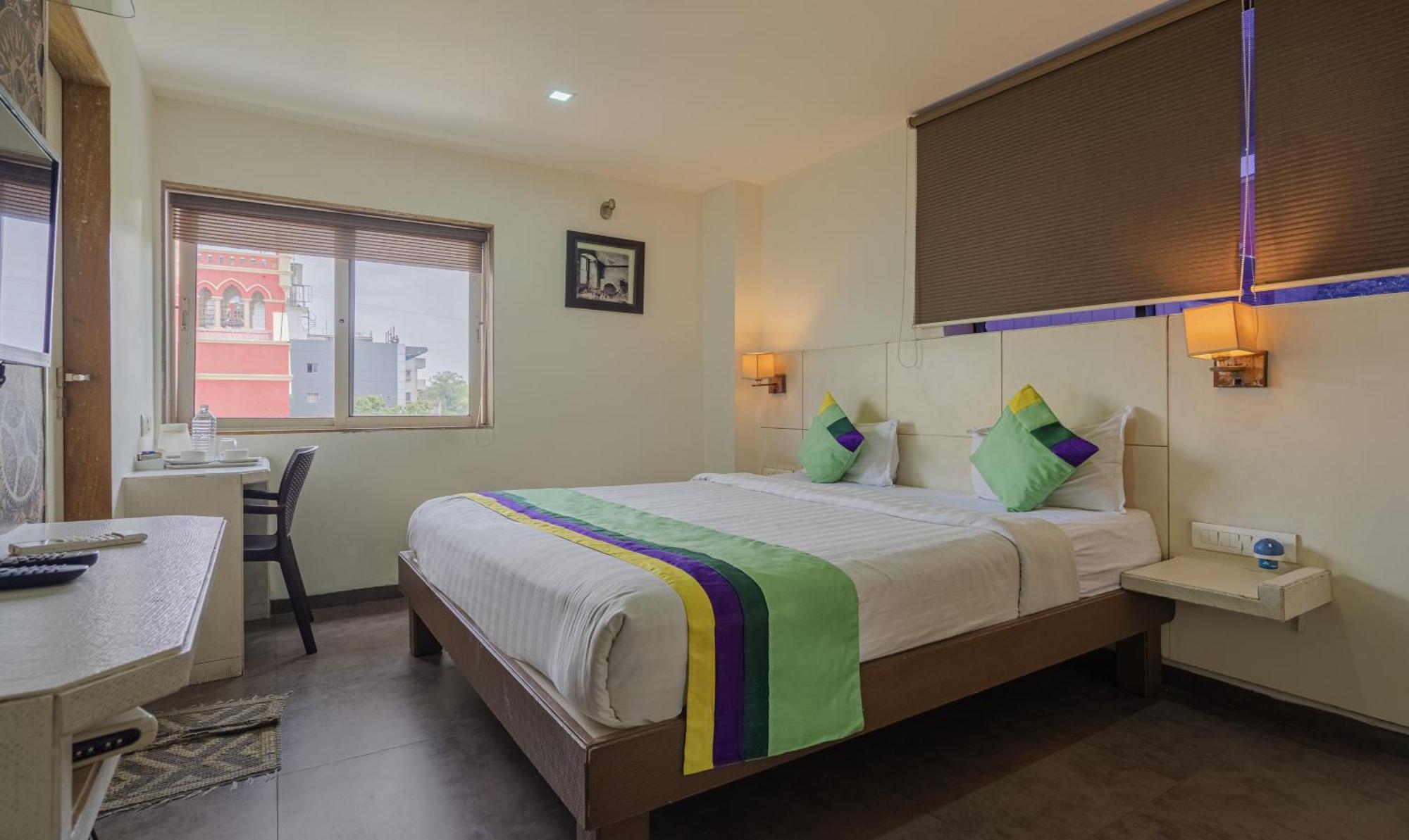 Hotel Casa, Vadodara Eksteriør bilde