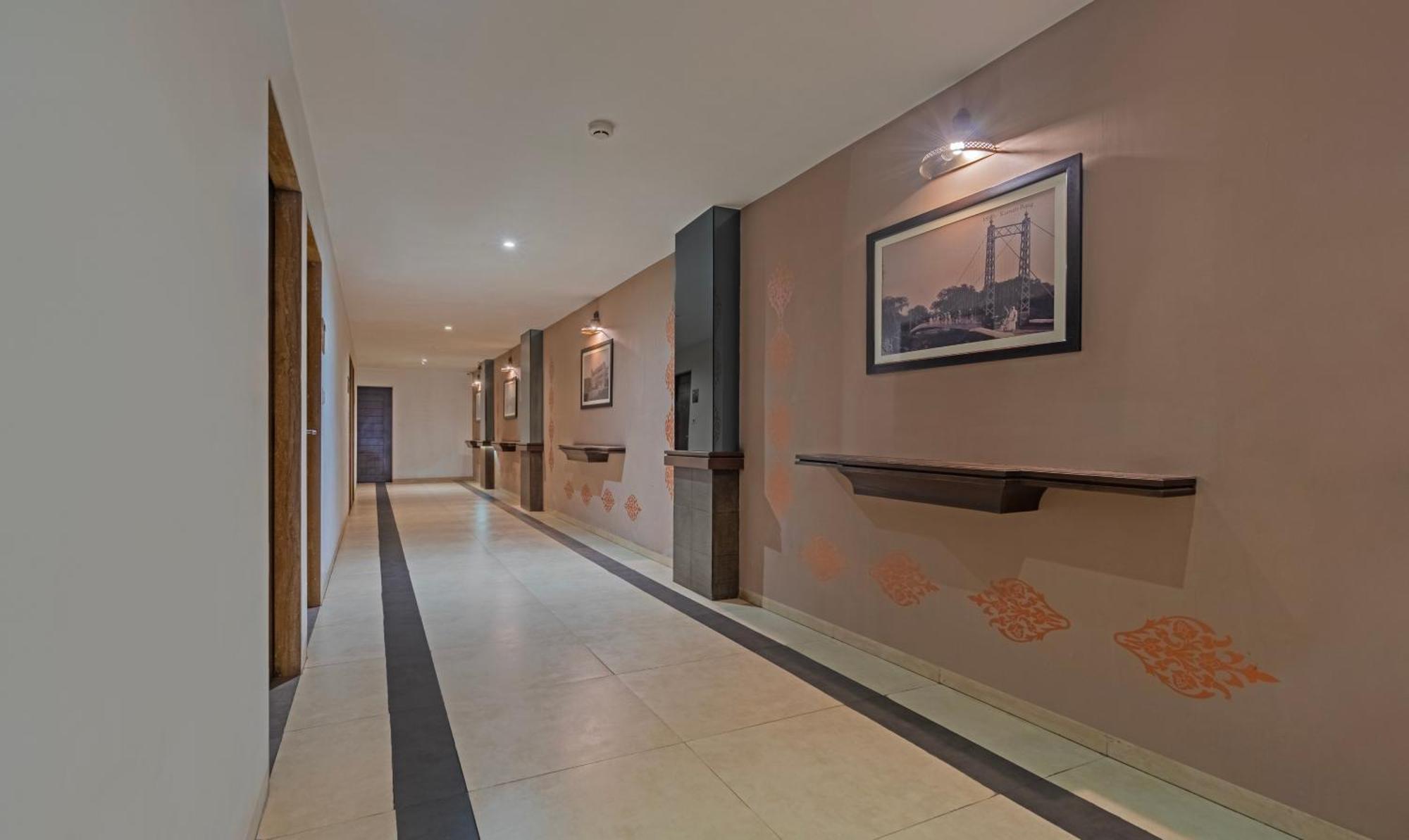 Hotel Casa, Vadodara Eksteriør bilde