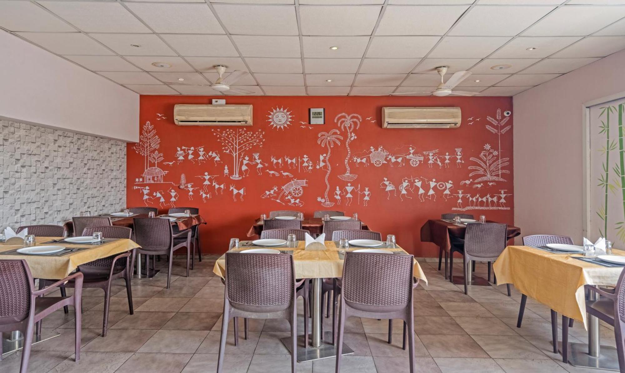 Hotel Casa, Vadodara Eksteriør bilde