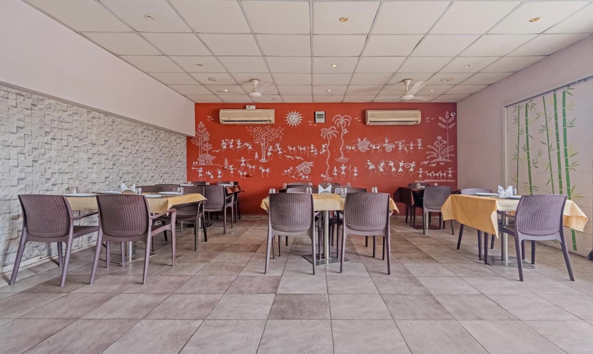 Hotel Casa, Vadodara Eksteriør bilde