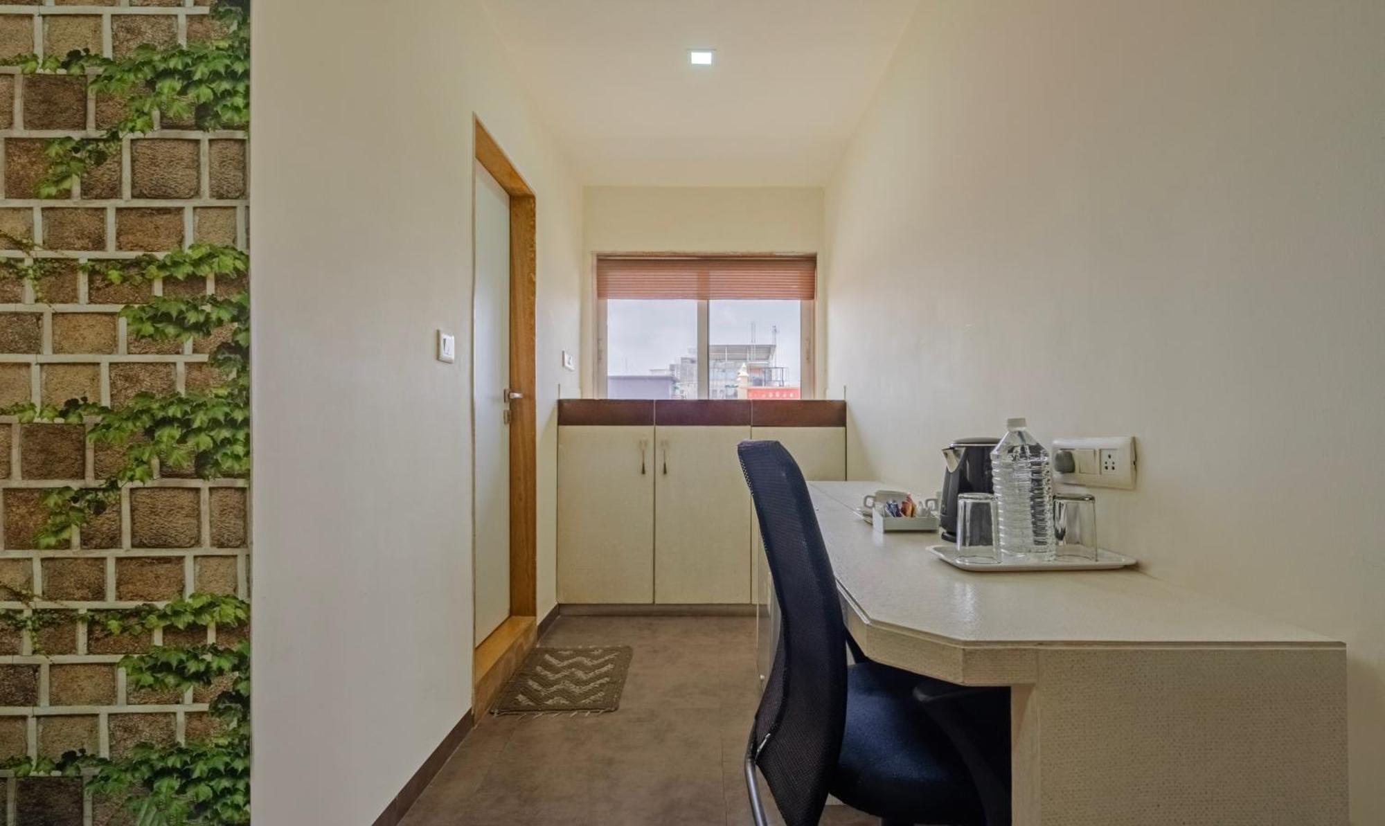 Hotel Casa, Vadodara Eksteriør bilde
