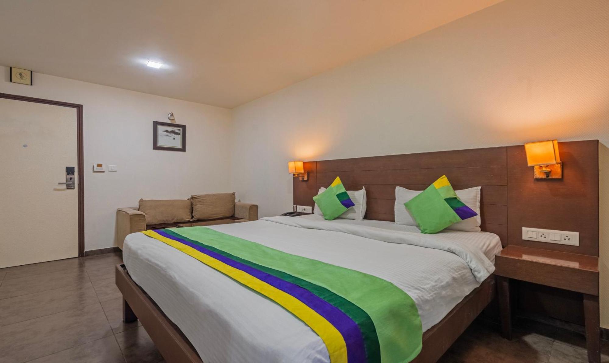 Hotel Casa, Vadodara Eksteriør bilde
