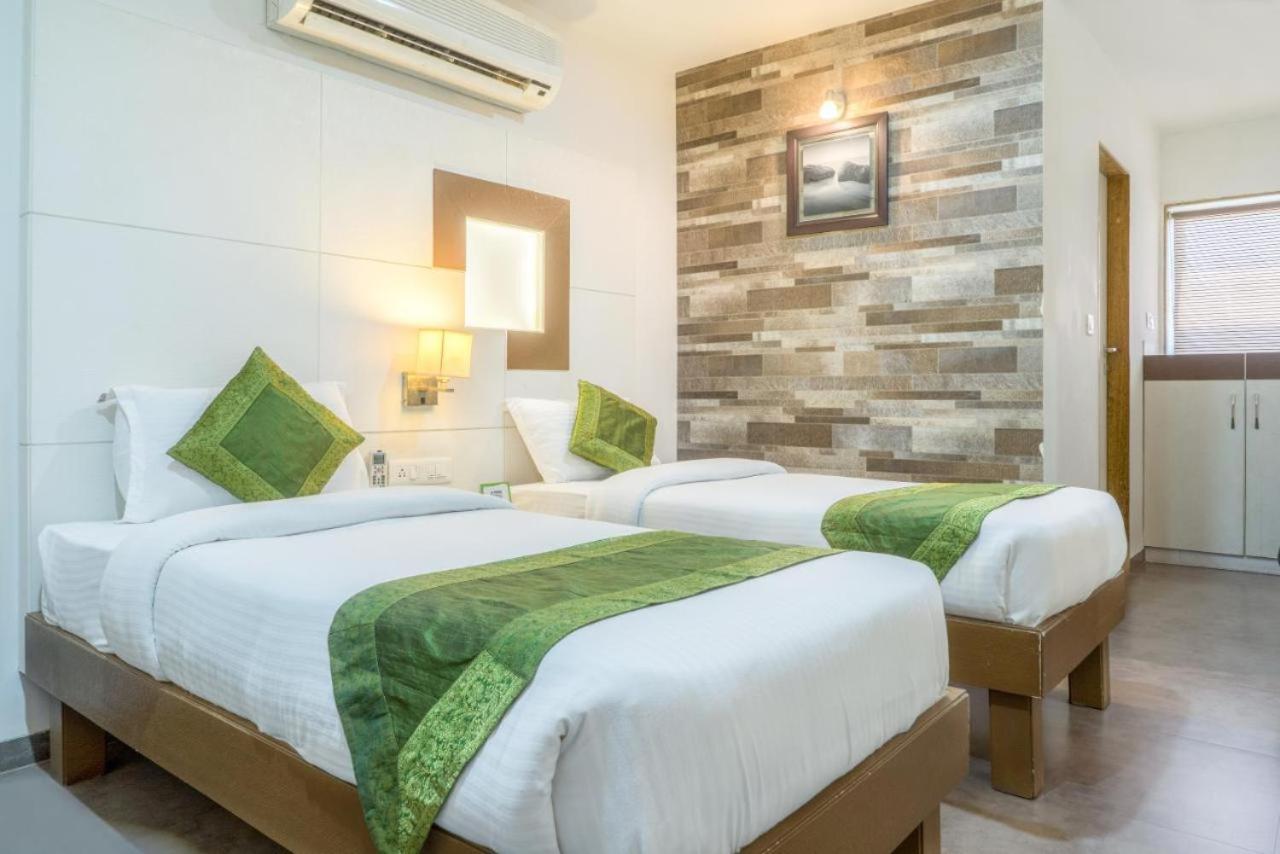 Hotel Casa, Vadodara Eksteriør bilde